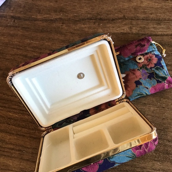 Vintage Floral Tapestry Travel Jewelry Case - Picture 4 of 6